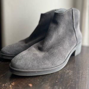 Dolce Vita Suede Tave charcoal ankle booties size 8